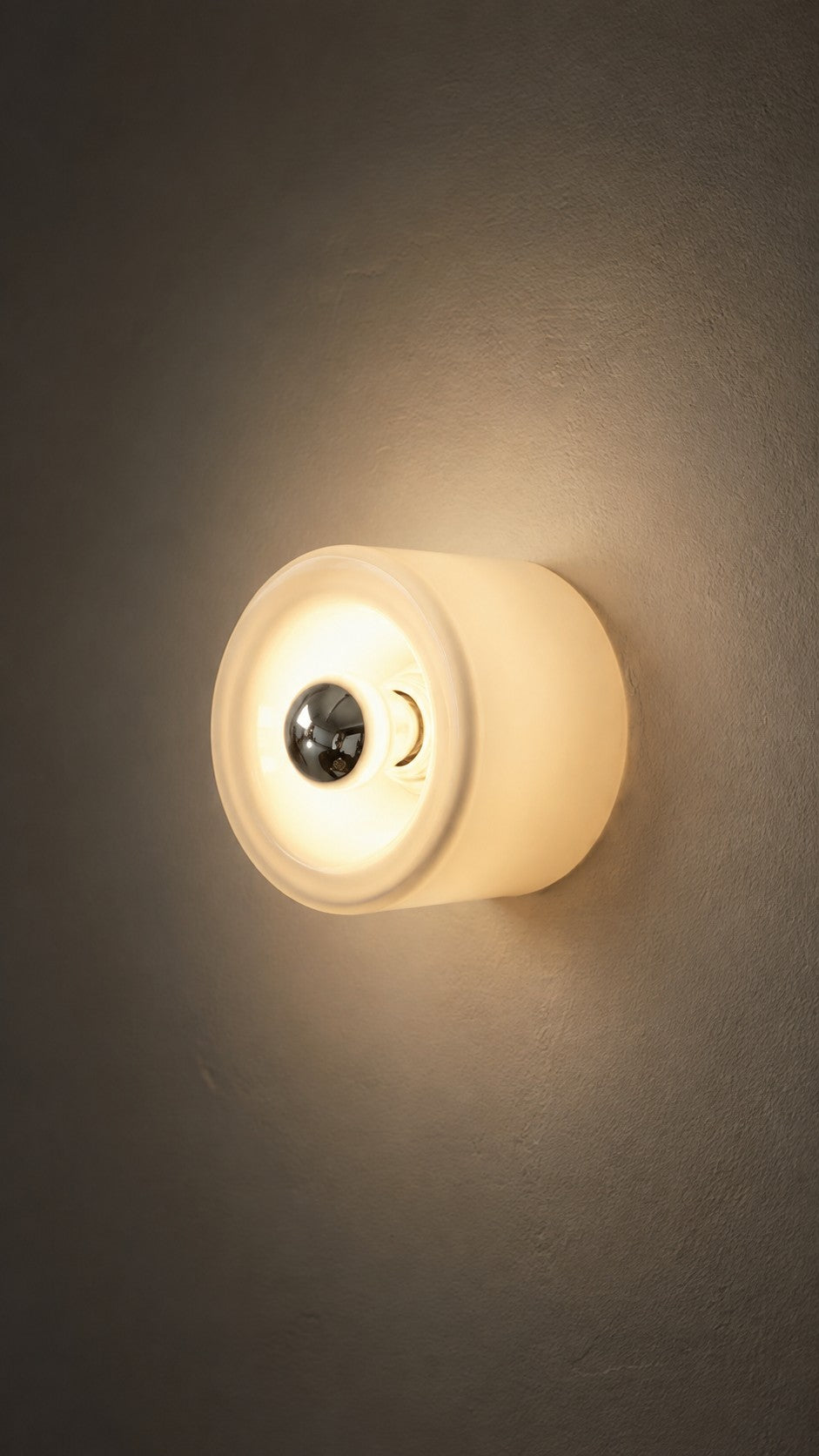 Material and light halo