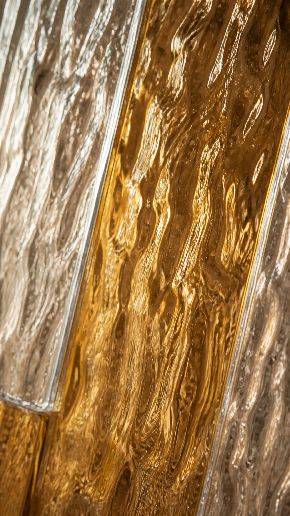Tidal Petal rippled glass material detail