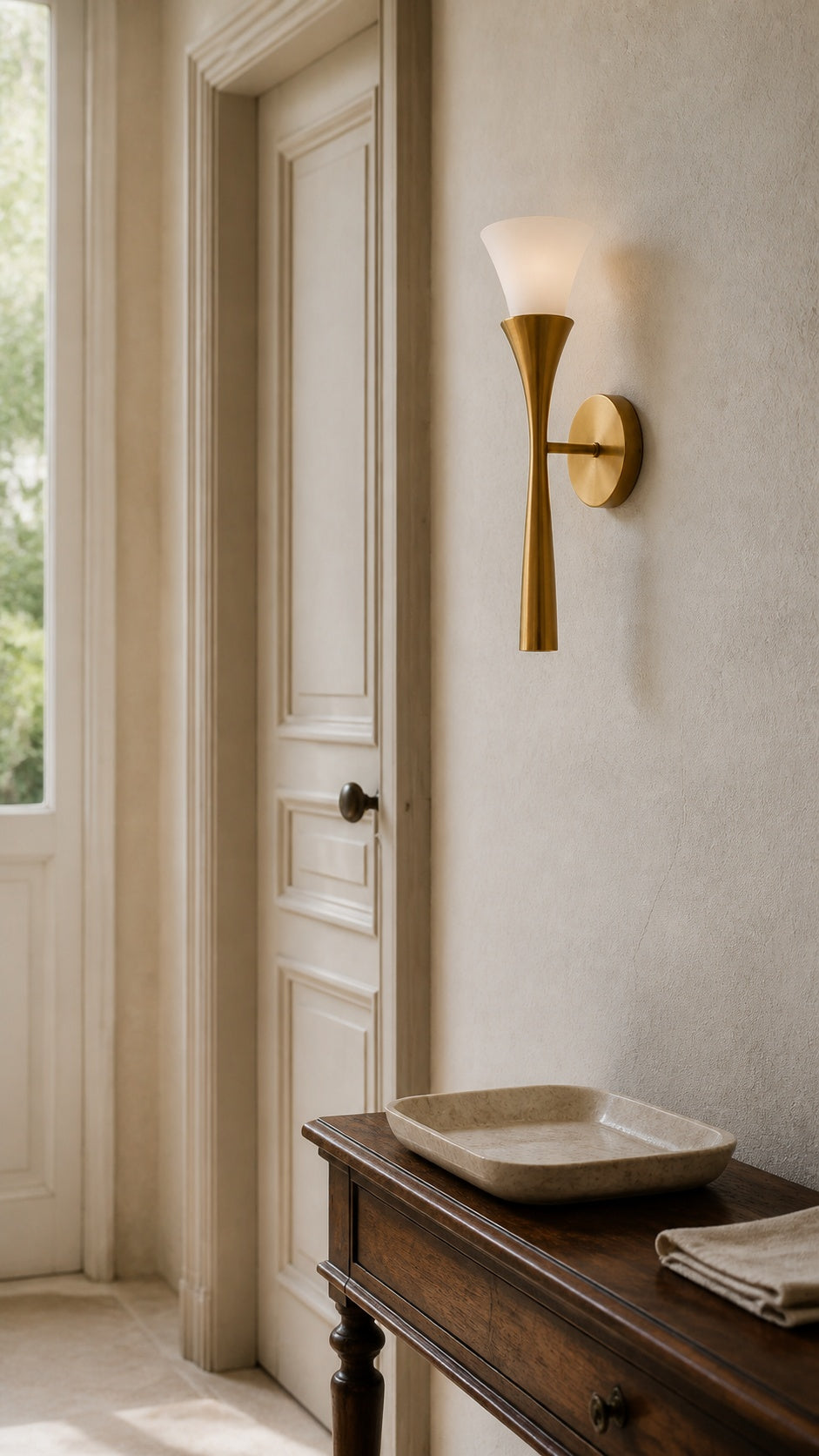 Fleur Nocturne wall sconce in a French-vintage entryway