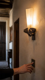 Phantom Wall Light, wall switch interaction