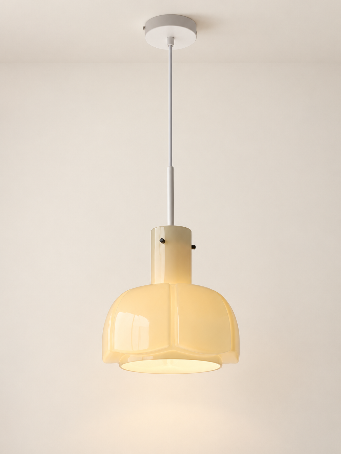 Scalloped glass pendant, configuration 3
