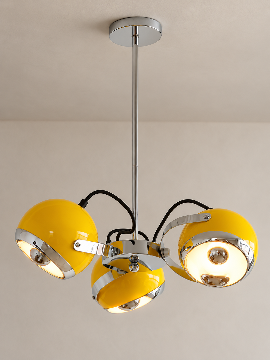 Retro Three Head Chrome Pendant Light – Horizontal B / Yellow / Half-Mirror Bulbs