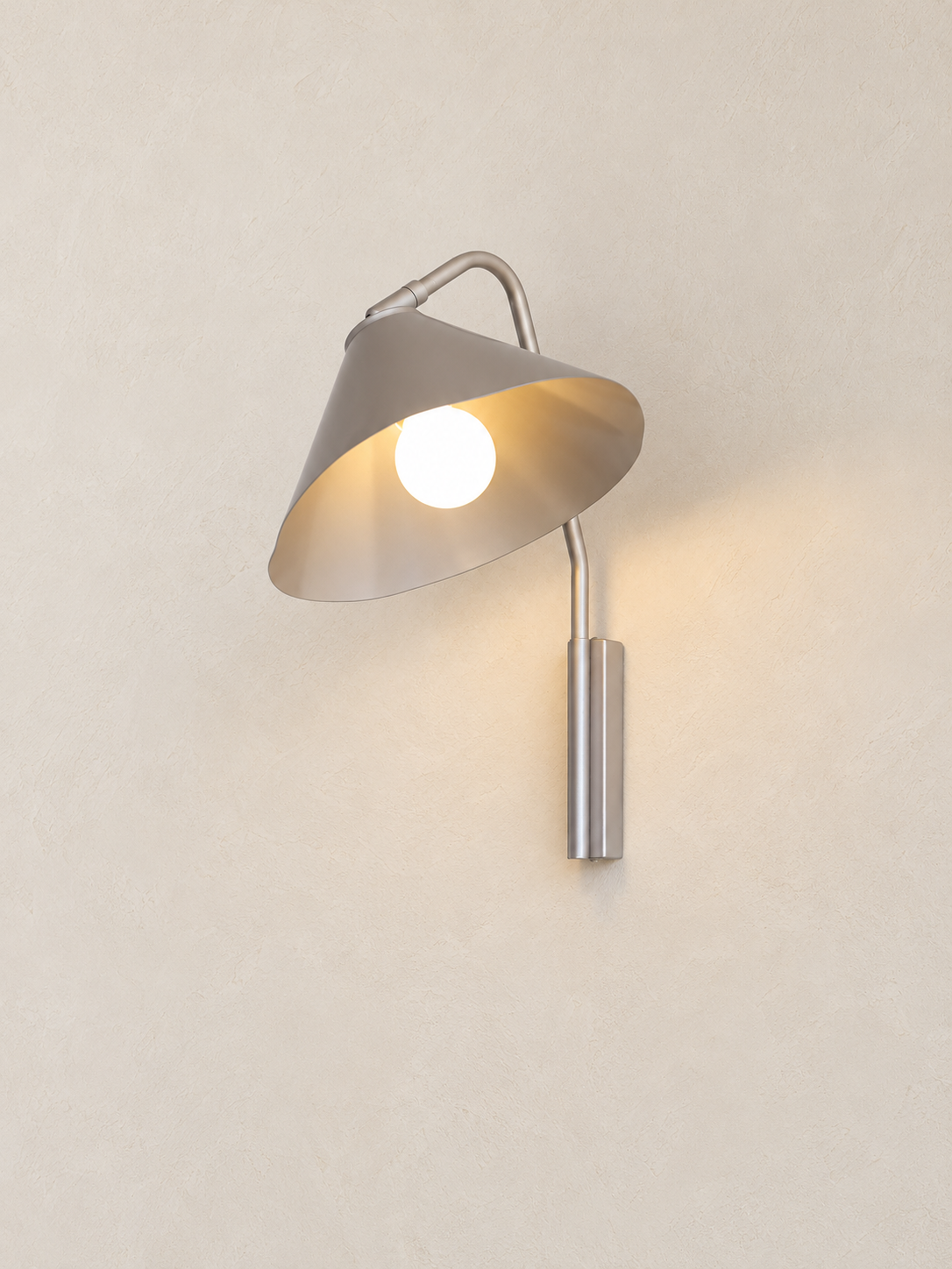 MB4742 alternate product photograph