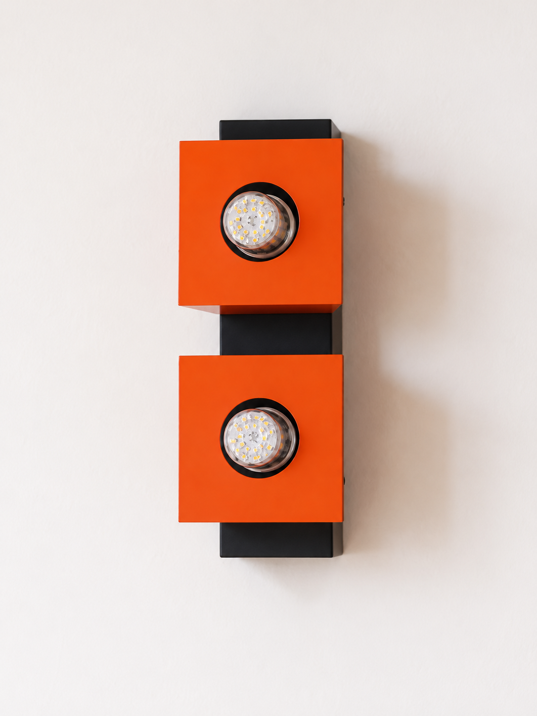 Orange square twin wall light, LED corn