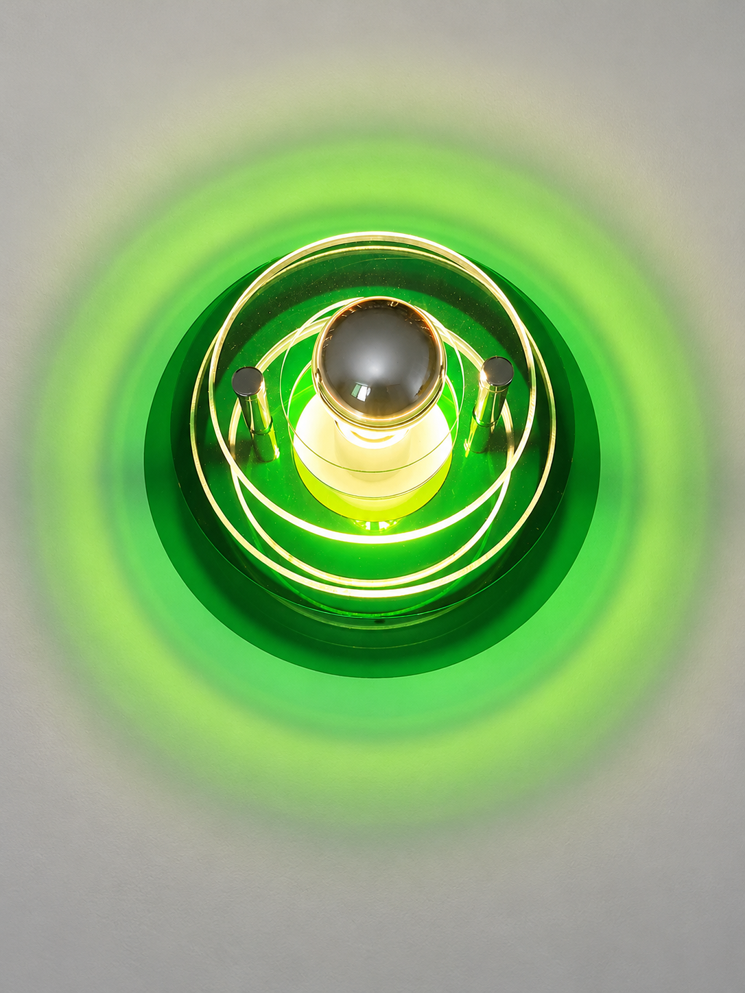 24 cm / Green / Hardwired wall sconce; demonstration bulb not included