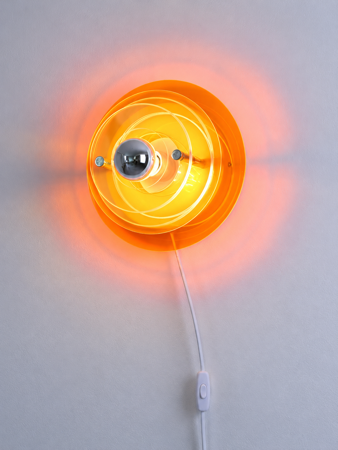 24 cm / Plug-In / Color in Order Note wall sconce; demonstration bulb not included; pictured color is an example only
