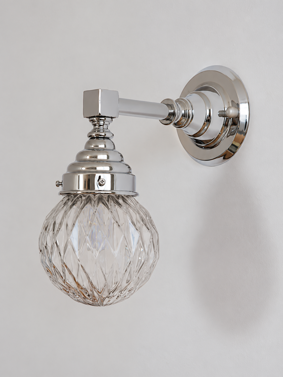 A - Diamond Globe, Chrome, Clear wall light