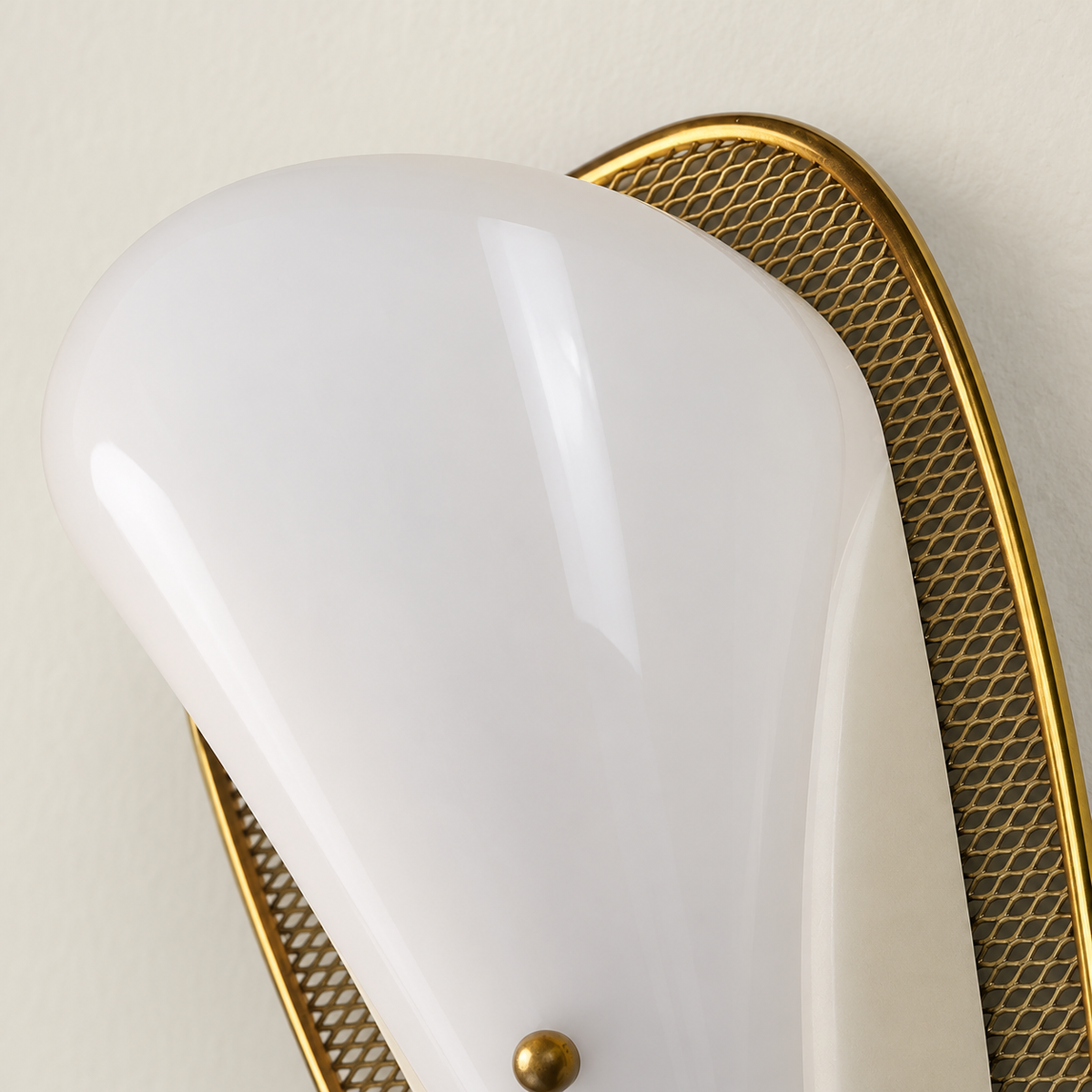 Luma Arc copper-tone iron frame and white acrylic diffuser detail