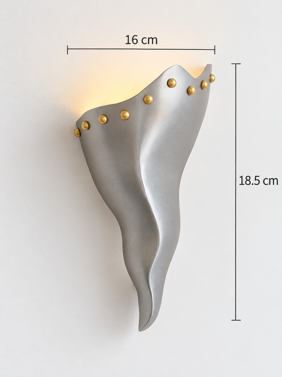 Wavy Metal Shield wall sconce dimensions in centimeters
