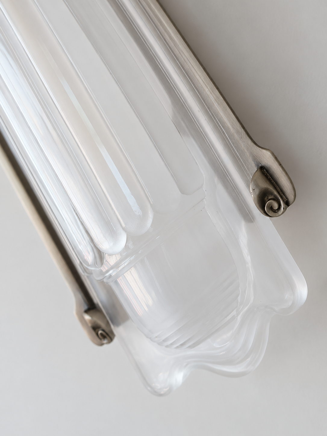 Antique-silver Scroll Edge rail and pressed-glass scalloped edge detail