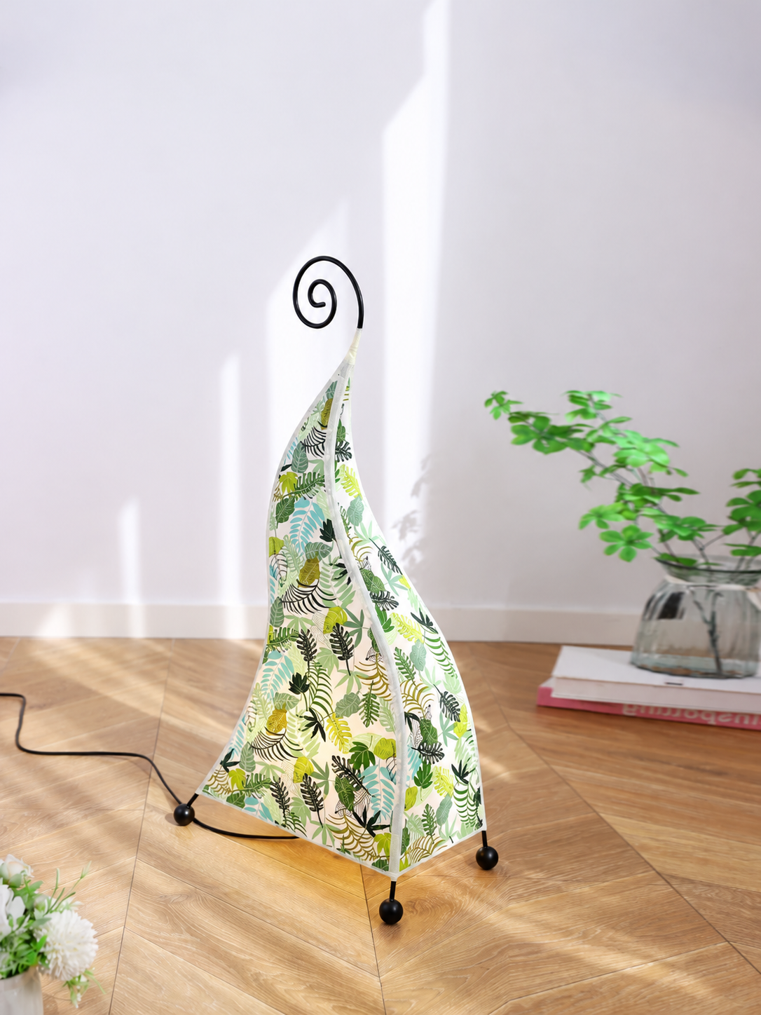 Banana Leaf patterned fabric floor lamp with spiral iron top, 76 cm